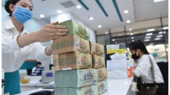 Ham tăng lãi suất hút tiền, ngân hàng dính đòn sụt giảm CASA