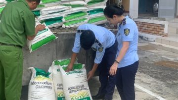 Tạm giữ gần 600 kg gà đông lạnh, bò viên, râu bạch tuộc… không rõ nguồn gốc xuất xứ