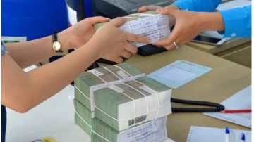 Ngân hàng đau đầu: Tiền ế trong kho, thiệt hại lớn lên mỗi ngày