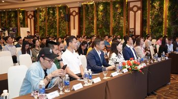 Phát triển bền vững là cơ hội để tiếp tục tồn tại và tăng trưởng mà không huỷ hoại môi trường và cộng đồng