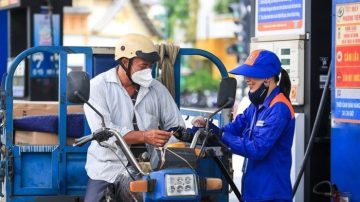 Xăng tăng từ chiều 1/11, lại ngấp nghé ngưỡng 24.000 đồng