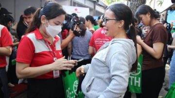 Sôi động việc làm thời vụ Tết