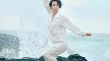 Chị đẹp 7 lần vô địch thế giới có nhan sắc đỉnh cao 30 năm không đổi, nhìn ảnh cũ mà choáng