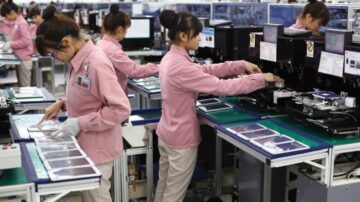 Xuất khẩu máy vi tính, sản phẩm điện tử lần đầu tiên vượt 10 tỷ USD/tháng