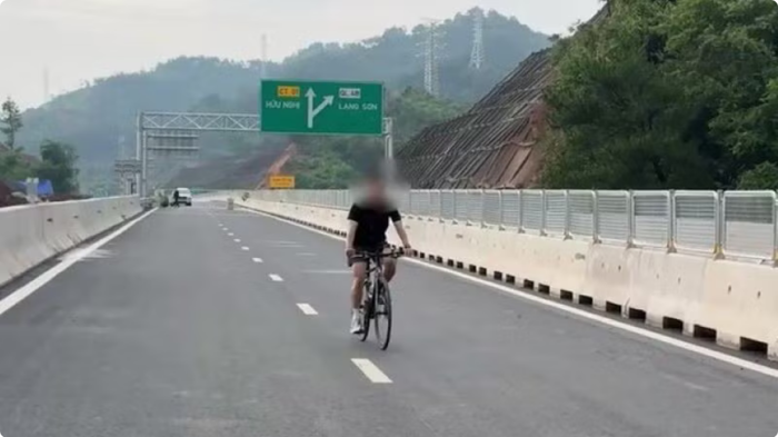 Người dân tự ý đi vào công trường đường cao tốc Hữu Nghị-Chi Lăng đang thi công